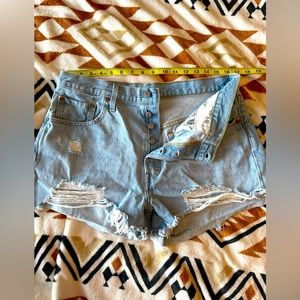 Women’s Levi 501 size 33